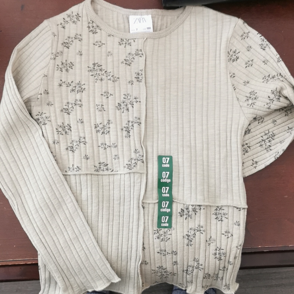 NWT kids size 7 Zara long sleeved top